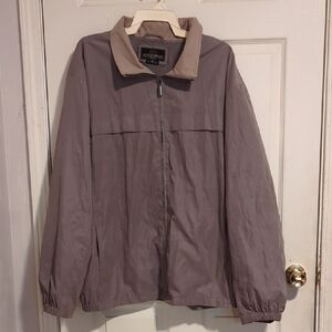 Weatherproof Gray Windbreaker with Collared Neckline